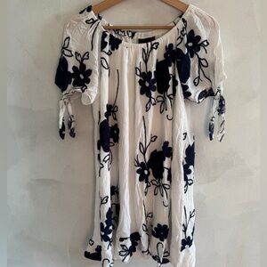 Liv Los Angeles - White and Navy Floral Mini Dress - Petite Medium